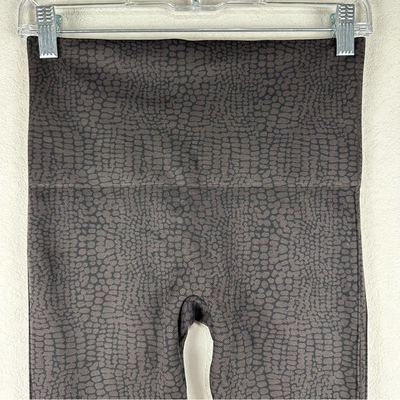 Spanx Brown Black Croc Print Look At Me Now Shapewear Seamless Leggings Large - Picture 2 of 4